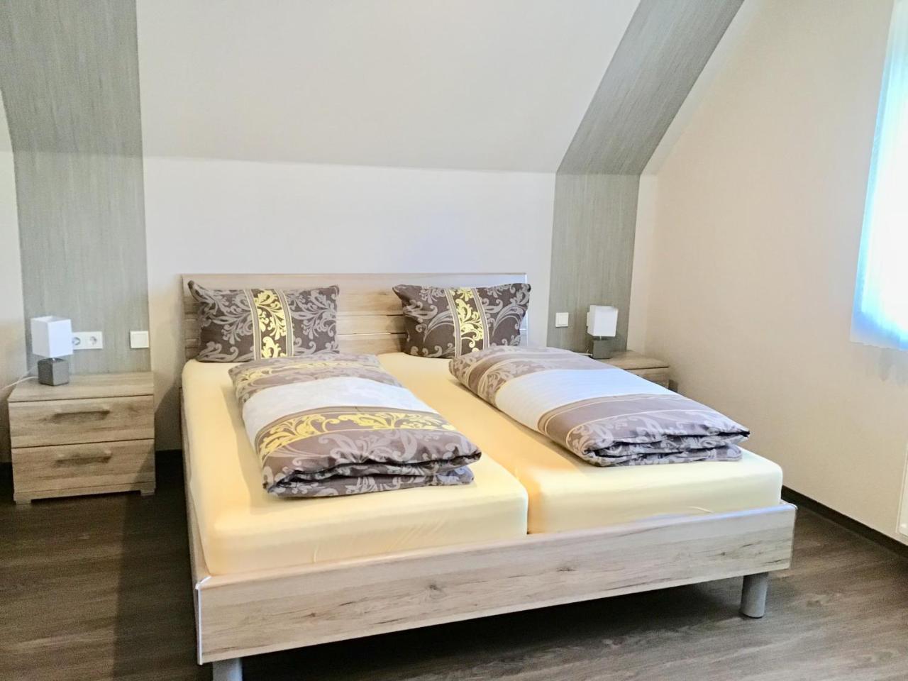 Am Schlossberg 3*